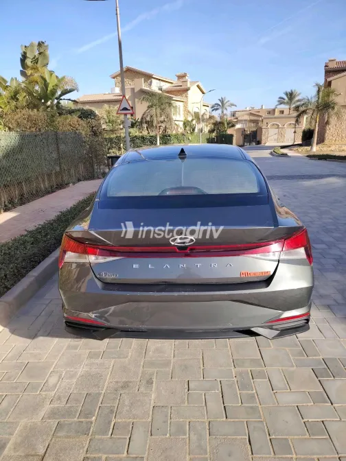 هيونداي إلنترا سى ان 7 2022 أبيض مستعملة للبيع - 2