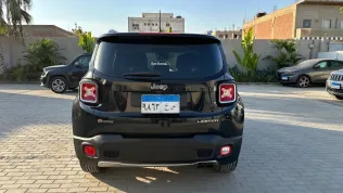 Jeep Renegade 2017 White Used for Sale