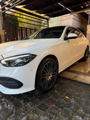 مرسيدس C 180 2023 أبيض مستعملة للبيع