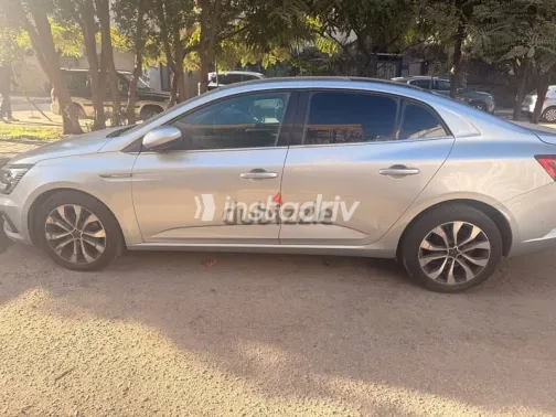 رينو ميجان 2022 فضي مستعملة للبيع - 5