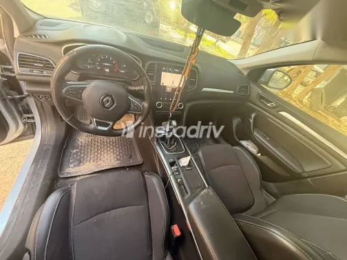 رينو ميجان 2022 فضي مستعملة للبيع - 7