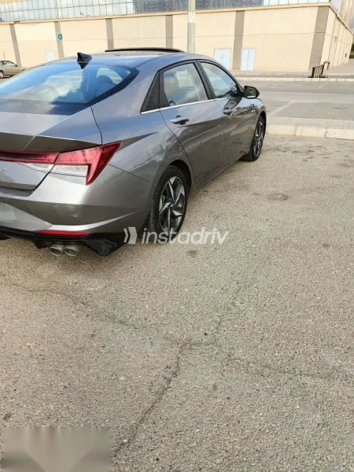 Hyundai Elantra 2021 Gray Used for Sale - 3