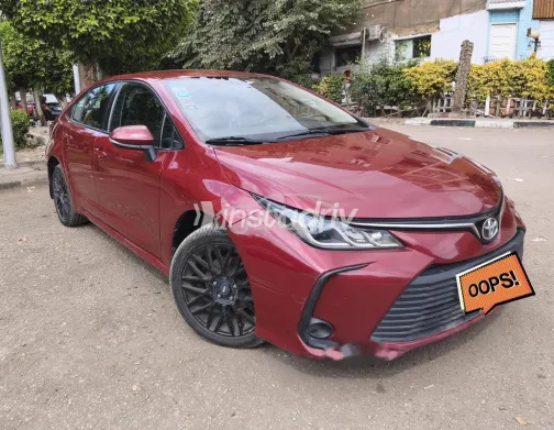 تويوتا كورولا 2019 أبيض مستعملة للبيع - 2