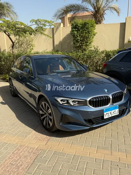 بي ام دبليو 320 2025 أبيض مستعملة للبيع - 4