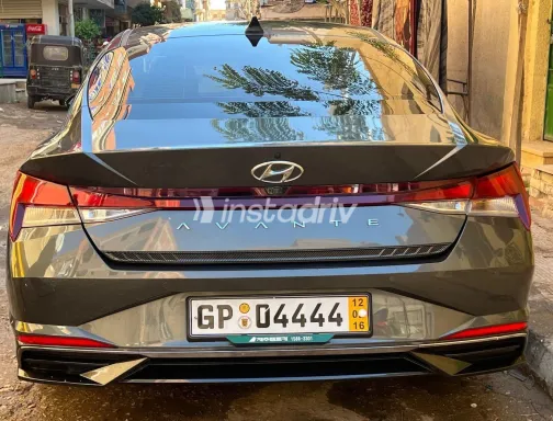 Hyundai Avante 2021 White Used for Sale - 1