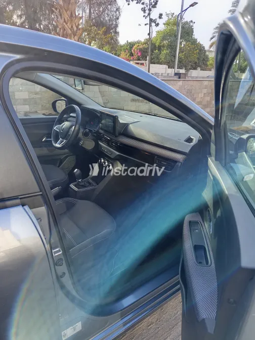 رينو تاليانت 2025 أبيض مستعملة للبيع - 2