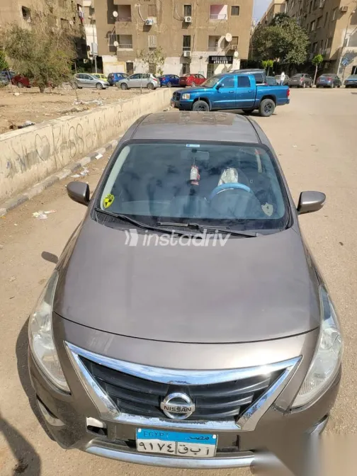 Nissan Sunny 2021 Gold Used for Sale - 3