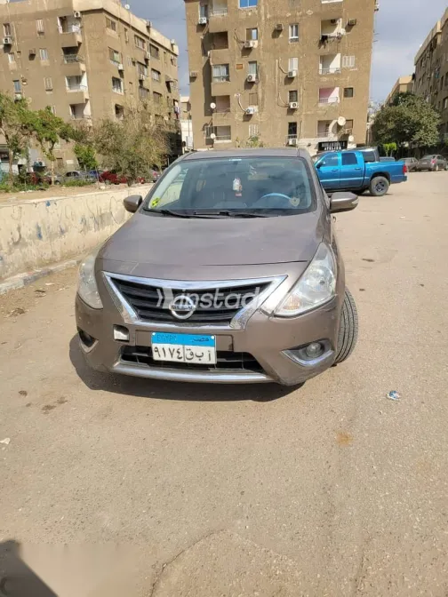 Nissan Sunny 2021 Gold Used for Sale - 4