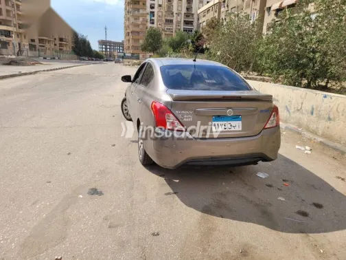 Nissan Sunny 2021 Gold Used for Sale - 7