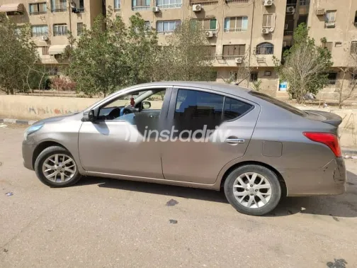 Nissan Sunny 2021 Gold Used for Sale - 8