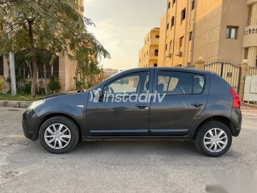 رينو سانديرو 2013 رمادي مستعملة للبيع - 3