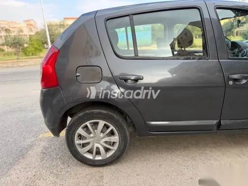 رينو سانديرو 2013 رمادي مستعملة للبيع - 6