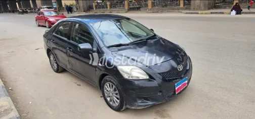 تويوتا ياريس 2009 رمادي غامق مستعملة للبيع - 3