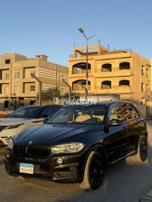 بي ام دبليو X5 2017 أبيض مستعملة للبيع - 1