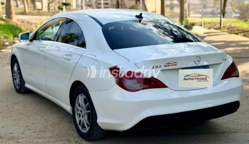 مرسيدس CLA 180 2015 أبيض مستعملة للبيع - 4