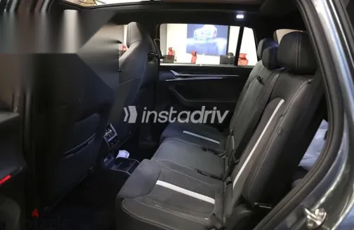 سكودا كودياك 2025 فضي جديدة للبيع - 8