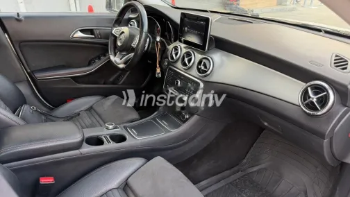 مرسيدس GLA 200 2018 أبيض مستعملة للبيع - 2
