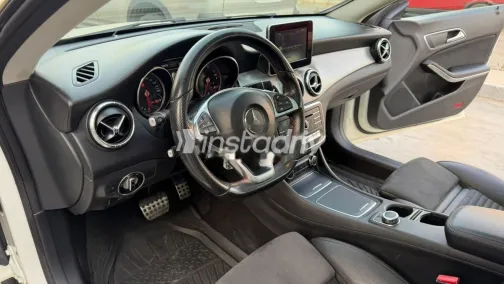 مرسيدس GLA 200 2018 أبيض مستعملة للبيع - 3