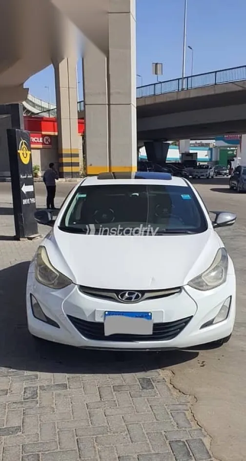 هيونداي إلنترا 2016 أبيض مستعملة للبيع - 1