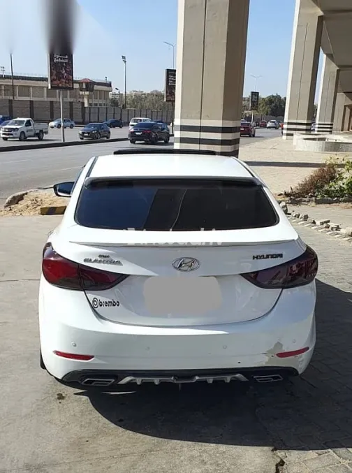 هيونداي إلنترا 2016 أبيض مستعملة للبيع - 3