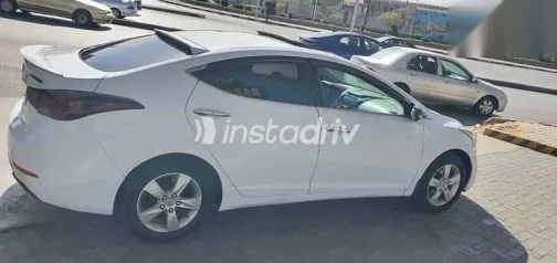 هيونداي إلنترا 2016 أبيض مستعملة للبيع - 5
