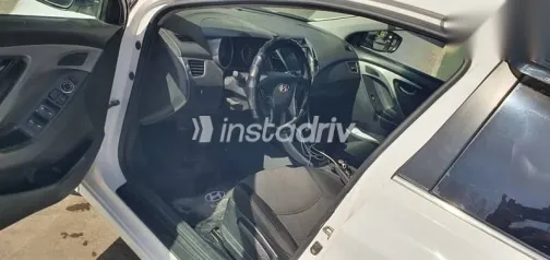 هيونداي إلنترا 2016 أبيض مستعملة للبيع - 7