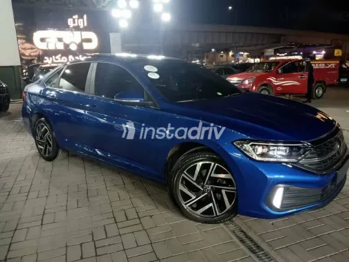فولكس فاغن جيتا 2023 أزرق غامق جديدة للبيع - 3