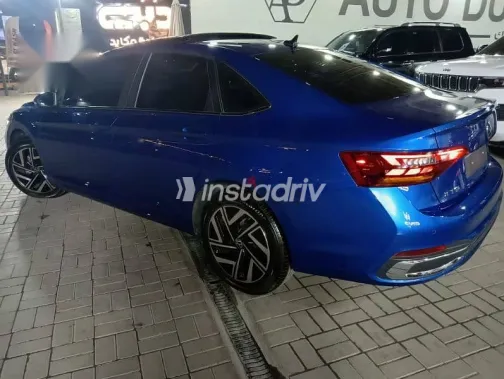 فولكس فاغن جيتا 2023 أزرق غامق جديدة للبيع - 5