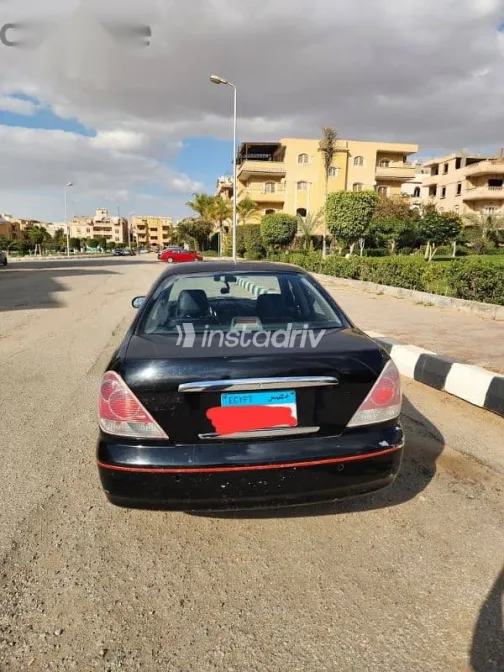 نيسان صنى 2013 أسود مستعملة للبيع - 10