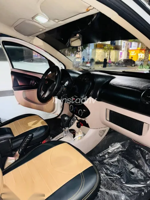 جيلي باندينو 2015 أبيض مستعملة للبيع - 3