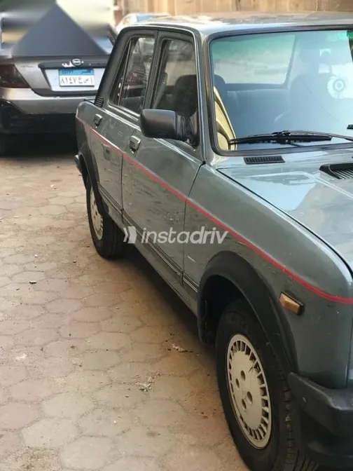 فيات 128 1991 أزرق غامق مستعملة للبيع - 4