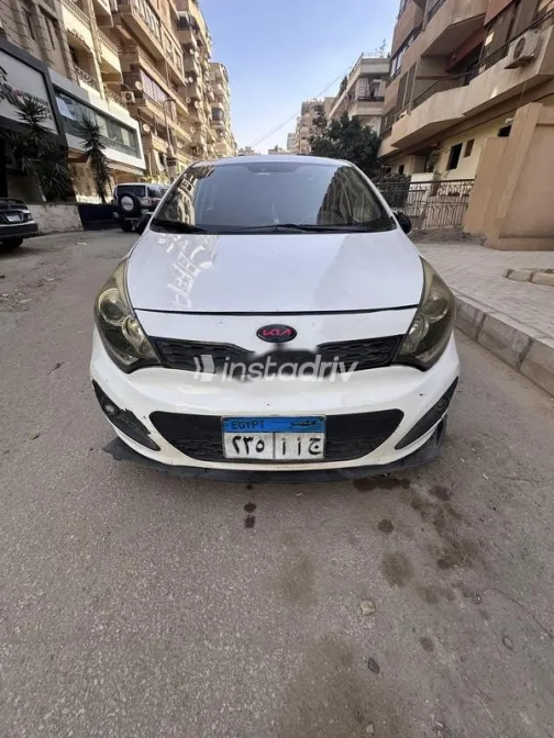 كيا ريو 2013 أبيض مستعملة للبيع - 1