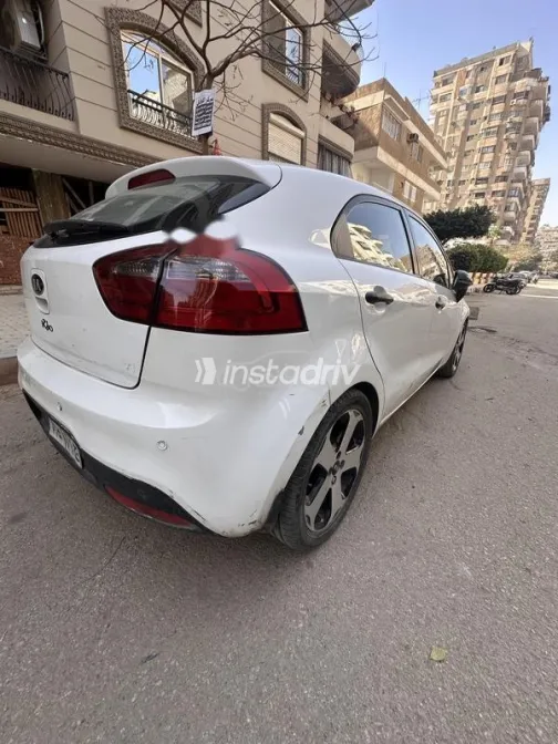 كيا ريو 2013 أبيض مستعملة للبيع - 2