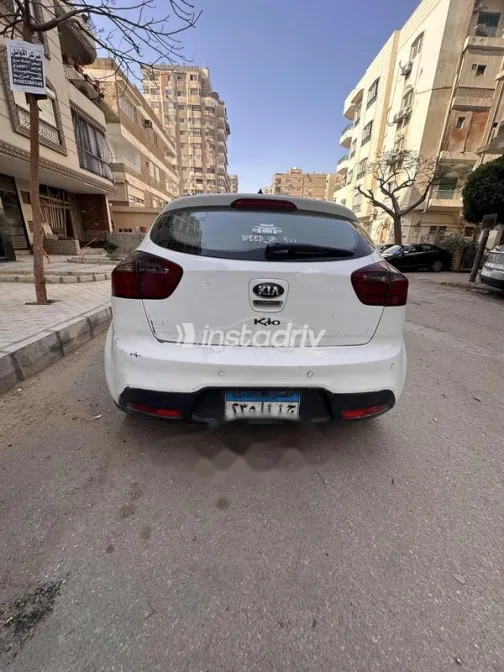 كيا ريو 2013 أبيض مستعملة للبيع - 3