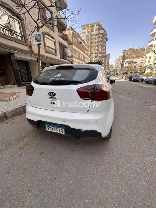 كيا ريو 2013 أبيض مستعملة للبيع - 4
