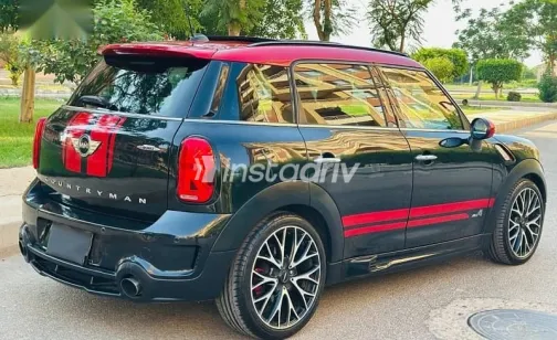 مينى كانترى مان 2015 أسود مستعملة للبيع - 2