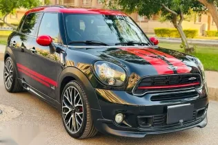 مينى كانترى مان 2015 أسود مستعملة للبيع