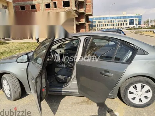 شيفروليه كروز 2010 فضي مستعملة للبيع - 5