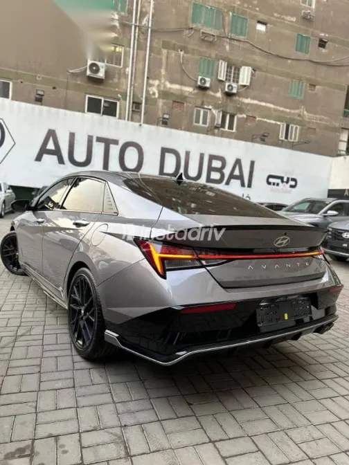 هيونداي افانتي 2024 رمادي جديدة للبيع - 5