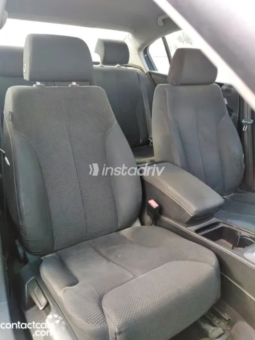 فولكس فاغن باسات 2006 أبيض مستعملة للبيع - 10