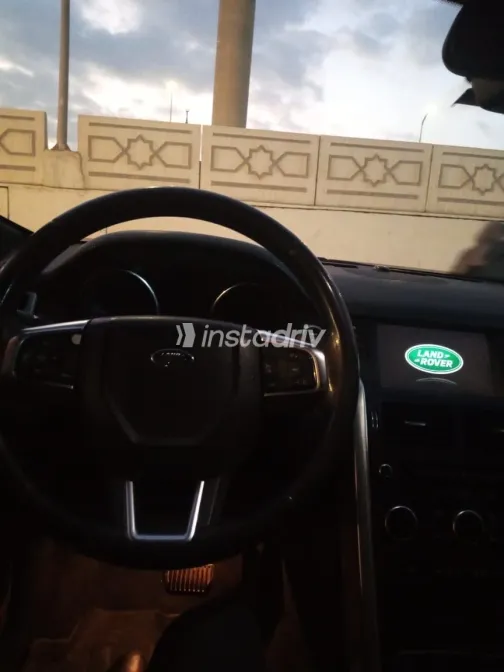 Land Rover Discovery sport 2015 White Used for Sale - 9