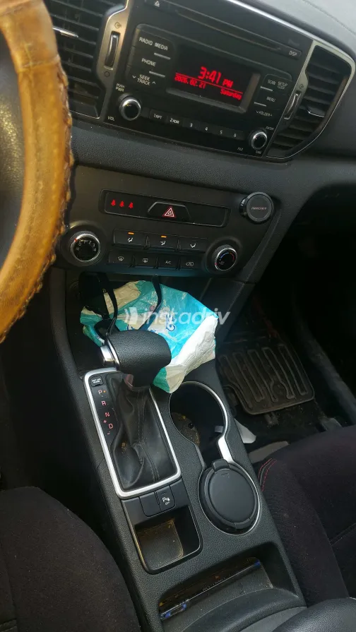 كيا سبورتاج 2017 أبيض مستعملة للبيع - 8