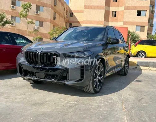 بي ام دبليو X5 2024 أبيض مستعملة للبيع - 1