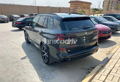 بي ام دبليو X5 2024 أبيض مستعملة للبيع - 3
