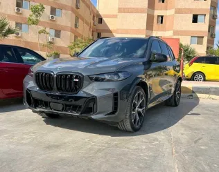 بي ام دبليو X5 2024 أبيض مستعملة للبيع