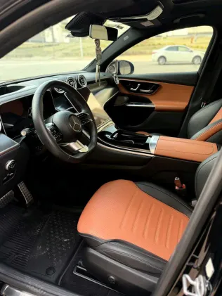 مرسيدس GLC 300 2024 أبيض مستعملة للبيع