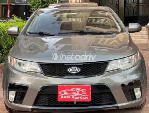 كيا سيراتو كوبيه 2013 رمادي مستعملة للبيع - 1