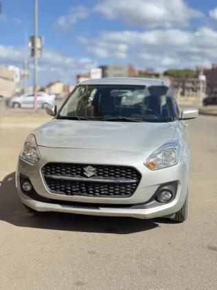 سوزوكى سويفت 2022 أبيض مستعملة للبيع