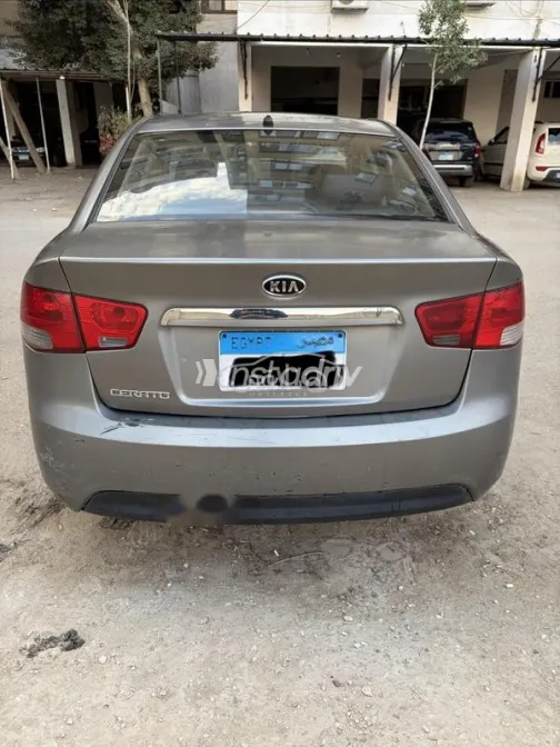 Kia Cerato 2010 Silver Used for Sale - 2