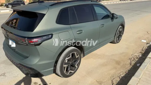 فولكس فاغن تيجون 2025 أبيض مستعملة للبيع - 4